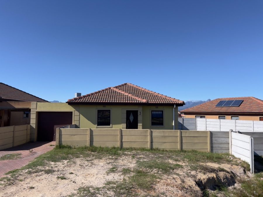 3 Bedroom Property for Sale in Hillcrest Heights Western Cape